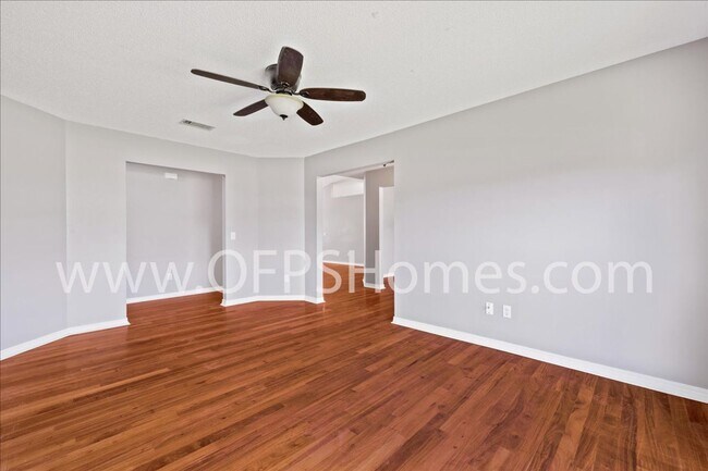 Building Photo - 4 Bedroom Home in Antioch Estates