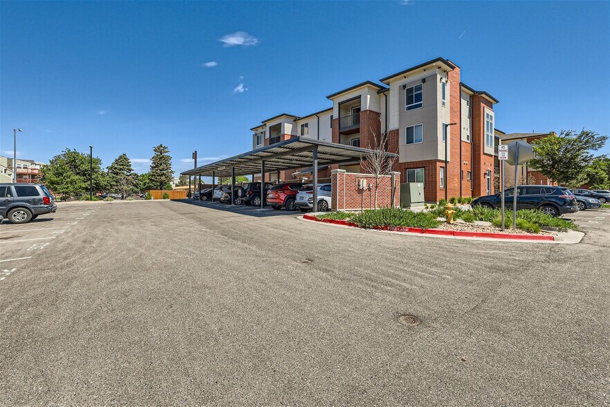 Building Photo - 981 S Sable Blvd