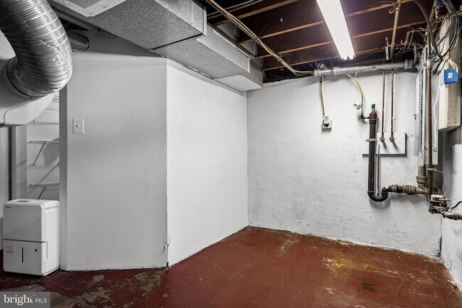 Building Photo - 505 Hazel Ave