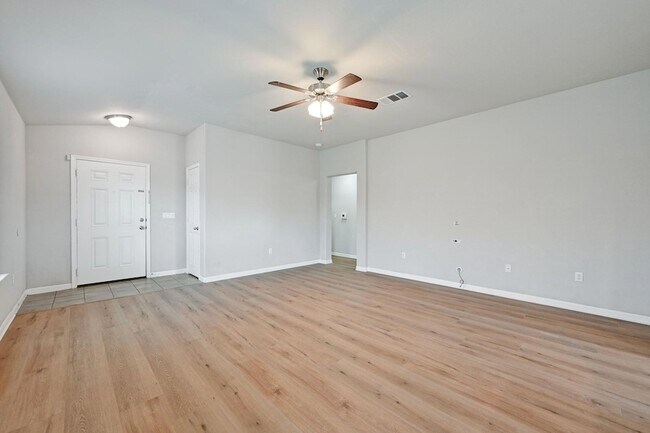 Building Photo - 411 Langely