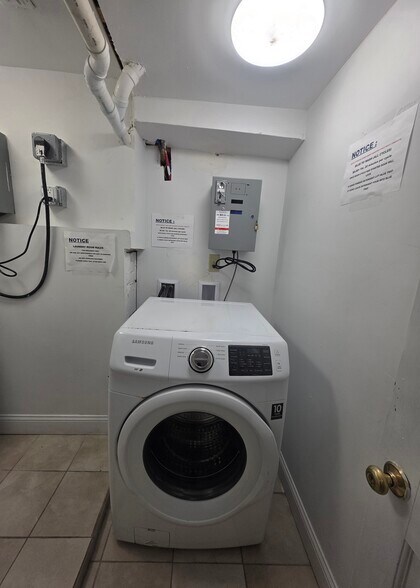 Building Photo - 14 Vera St