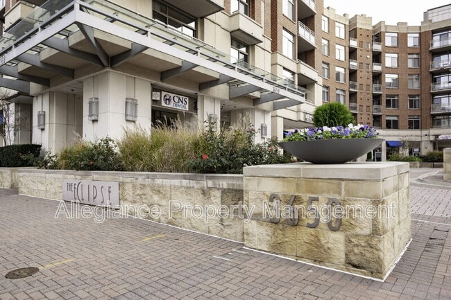 Building Photo - 3600 S Glebe Rd