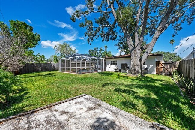 Building Photo - 5700 Bayou Grande Blvd NE