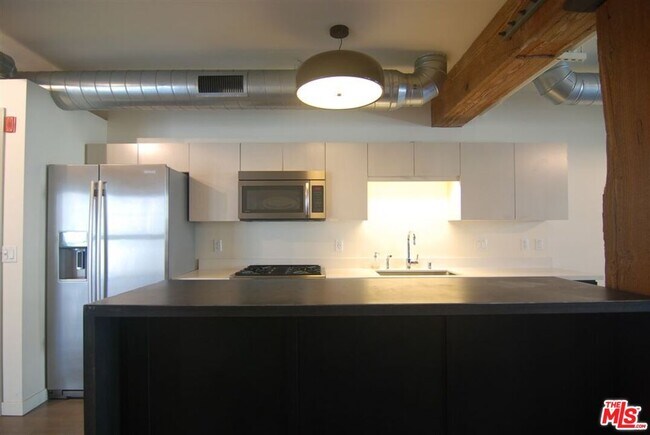 Building Photo - 527 Molino St