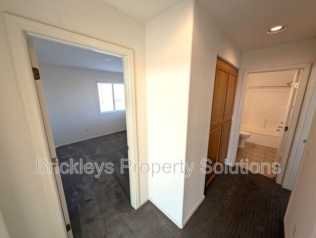 Building Photo - 3393 E Wyatt Way