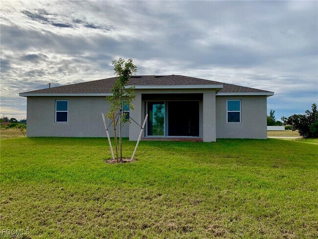 Building Photo - 323 NW 20th Terrace