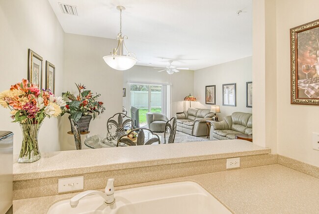 Building Photo - 3645 Parkridge Cir