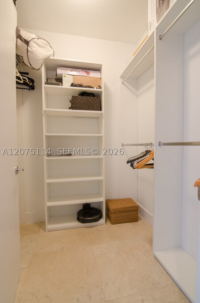 Building Photo - 17001 Collins Ave