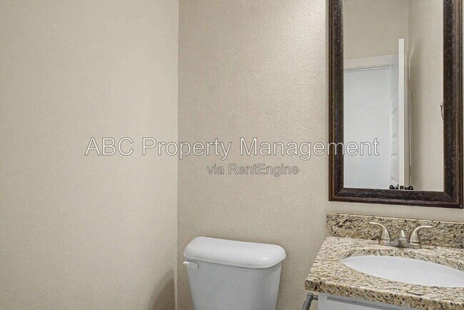 Building Photo - 3110 SW Riverstone Ave