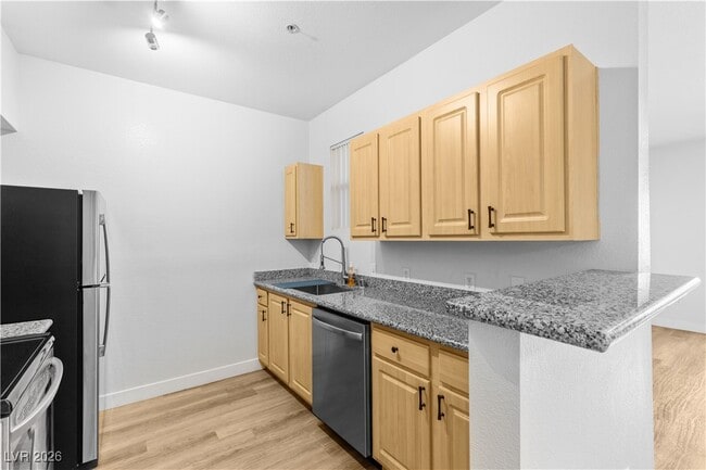 Building Photo - 6955 N Durango Dr