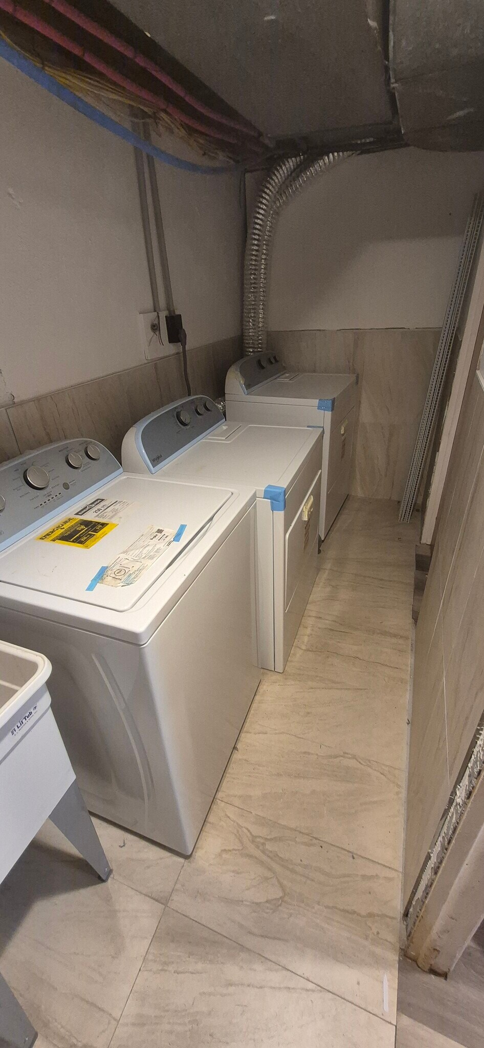 Building Photo - 8258 Rodney St