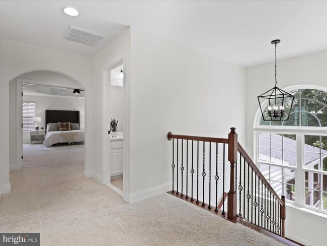 Building Photo - 41595 Revival Dr