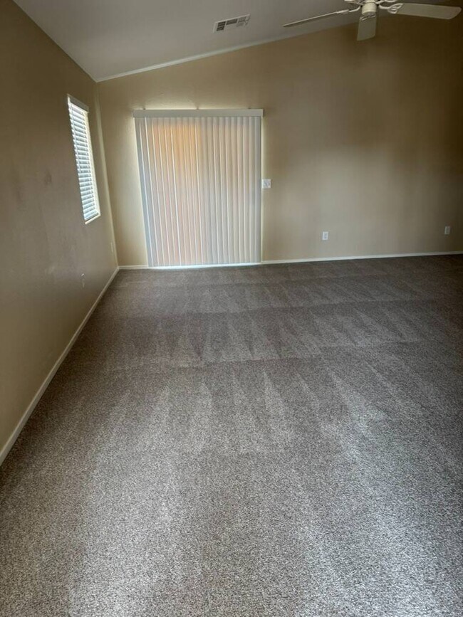 Building Photo - 2228 Cambridge Elms St