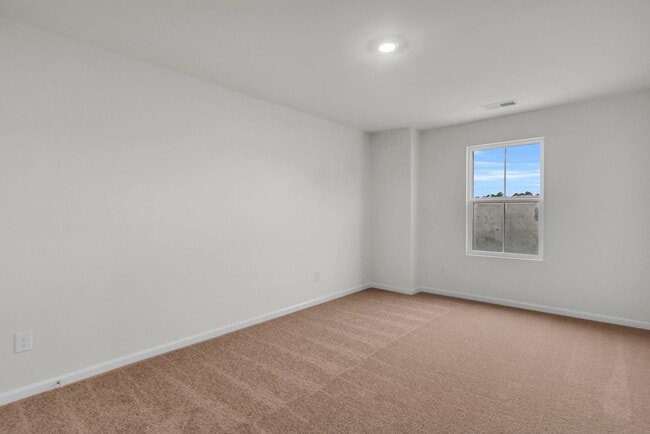 Building Photo - ***MOVE-IN SPECIAL*** $500 OFF OF YOUR FIRST MONTH'S RENT AND APPLICATION FEES WAIVED UPON APPROV...