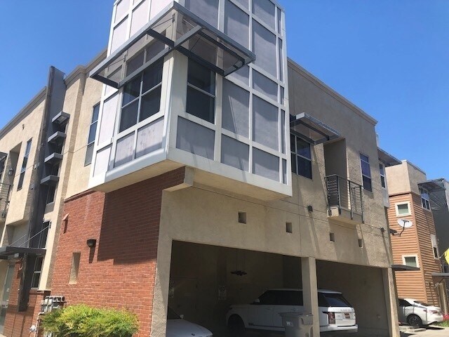Building Photo - 289 3rd St
