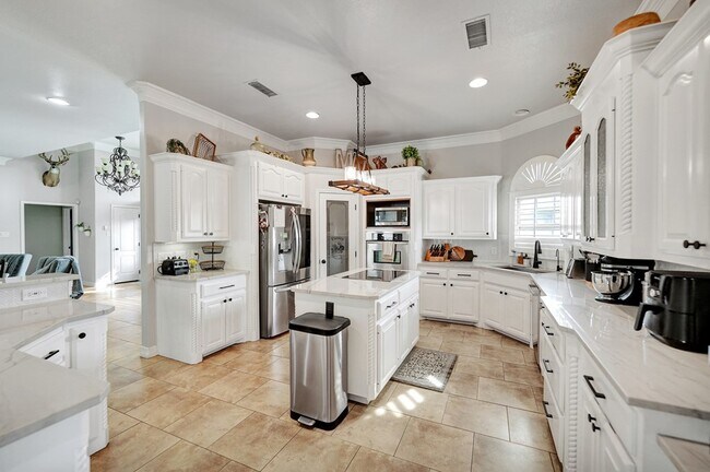 Building Photo - 111 Lahaina Dr