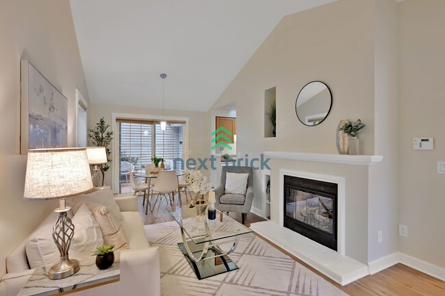 Building Photo - Charming 2-Bedroom Cottage in the Heart of...