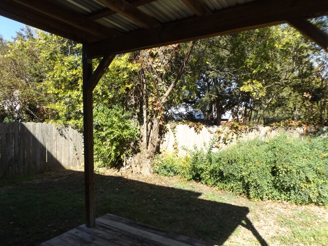 Building Photo - 2909 Whisper Oaks Ln