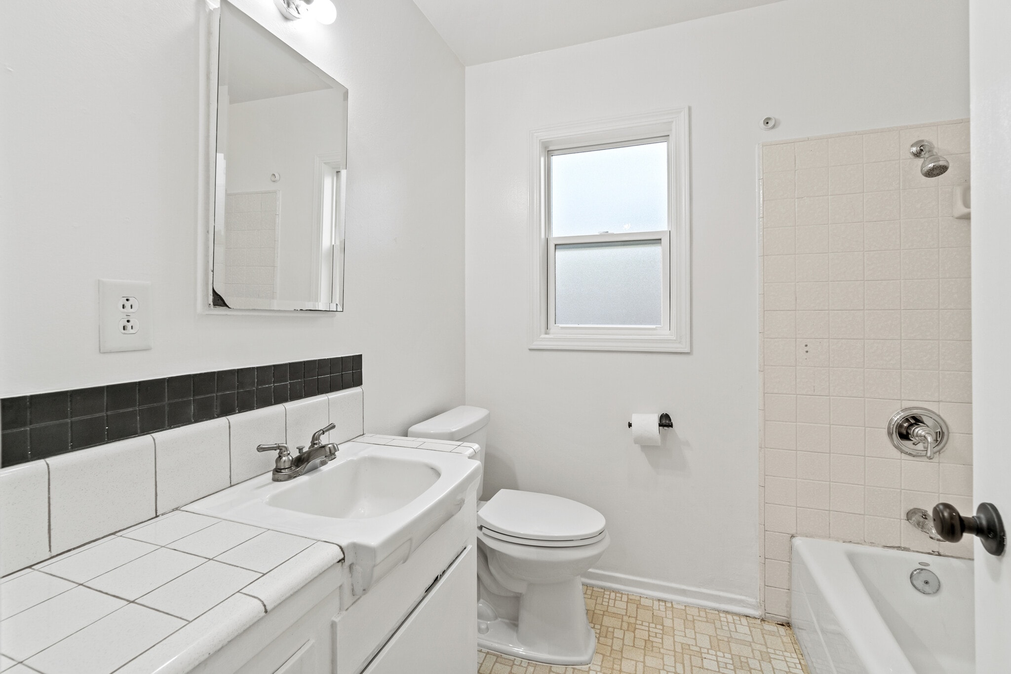 Building Photo - 3341 Porter Ln