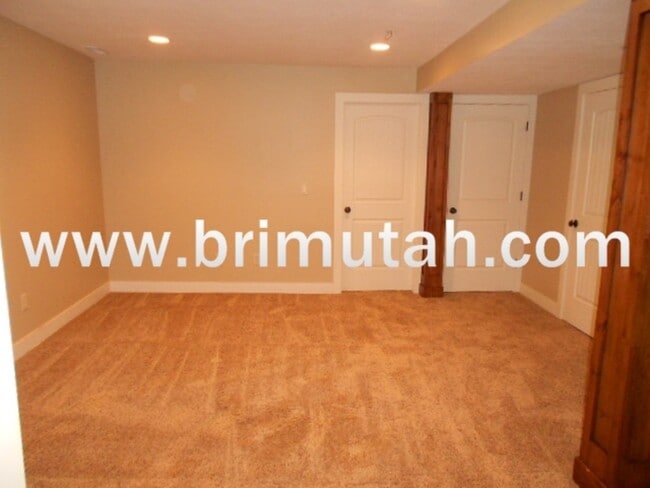 Building Photo - 1341 E Kensington Ave