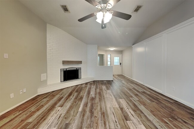 Building Photo - 15022 Ringfield Dr