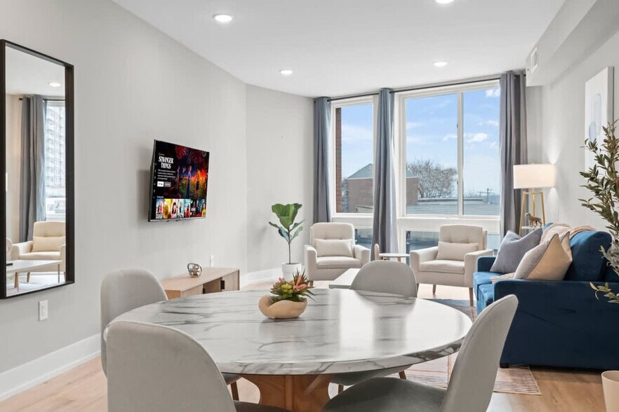 Building Photo - 626 N Delaware Ave