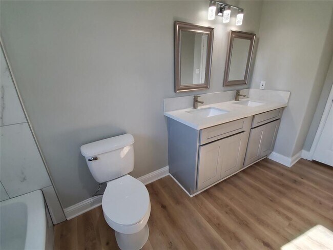 Building Photo - 4514 Willowbrook Blvd