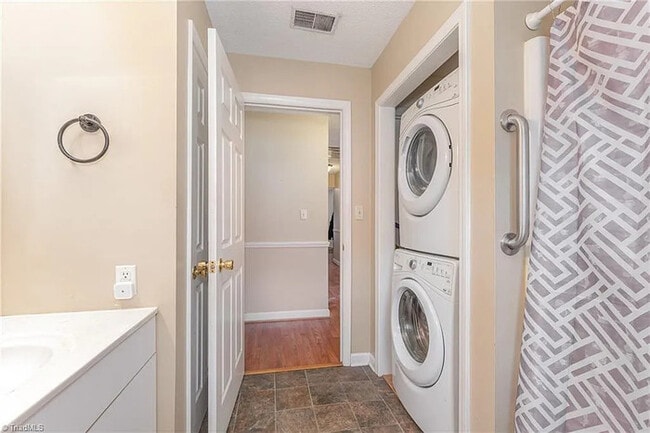 Building Photo - Earn Wealth While Leasing - Like a Homeown...