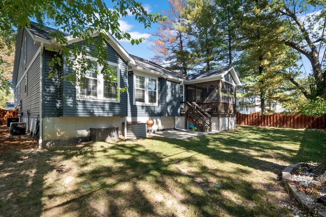 Building Photo - 426 Bogey Ln