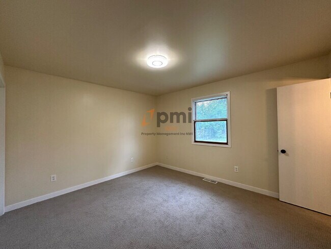 Building Photo - 2836 W 63rd Ln