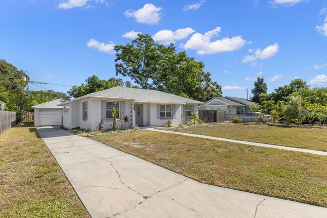 Building Photo - 3505 Prescott St N