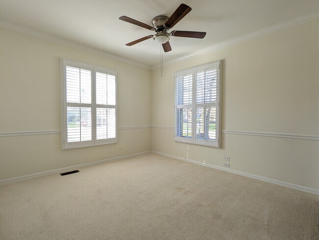 Building Photo - 309 Willow Pkwy