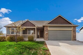 Building Photo - ***WINTER SPECIAL $2695.00 a Month *** 5 b...