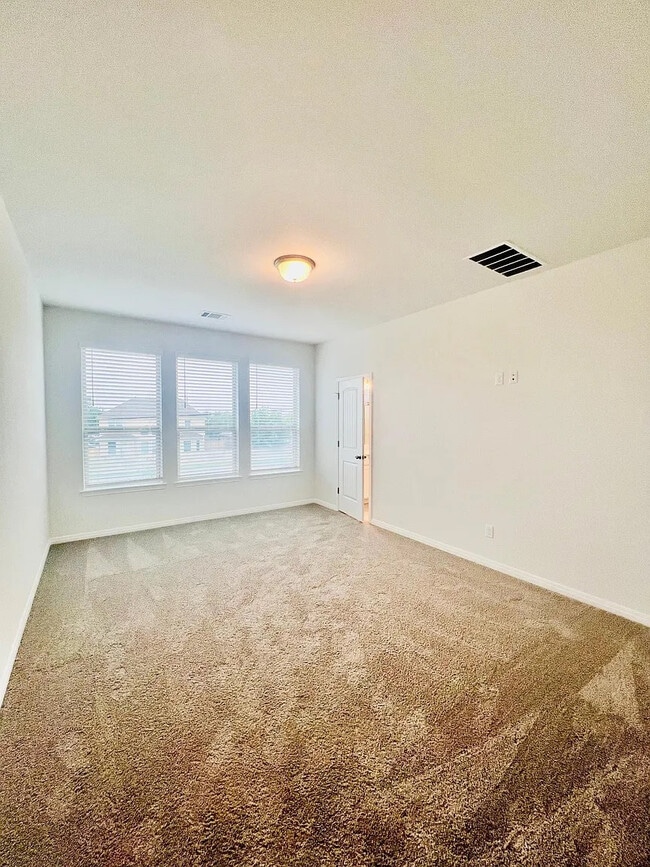 Building Photo - Room in Townhome on Cowbird Path