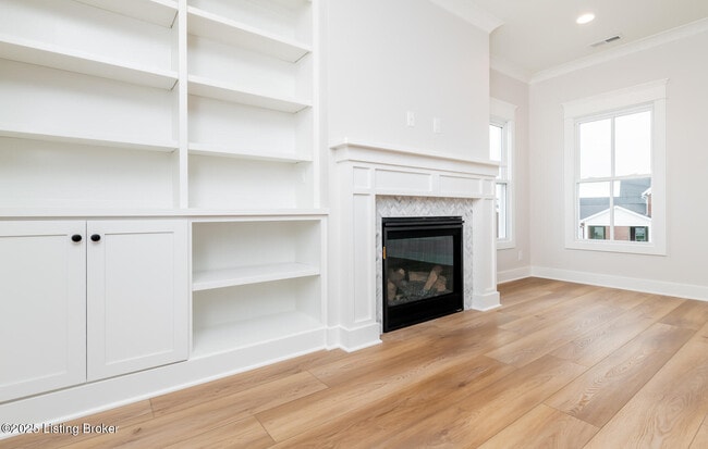 Building Photo - 6100 Passionflower Dr