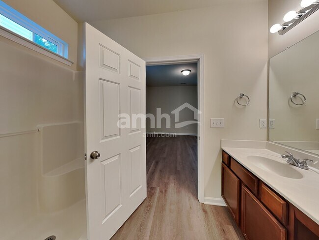 Building Photo - 118 Still Water Cir