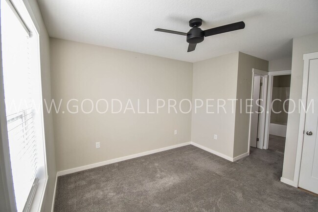 Building Photo - Summer rent special: $250 off the first two months rent! Modern Ankeny Townhome with Two Primary ...