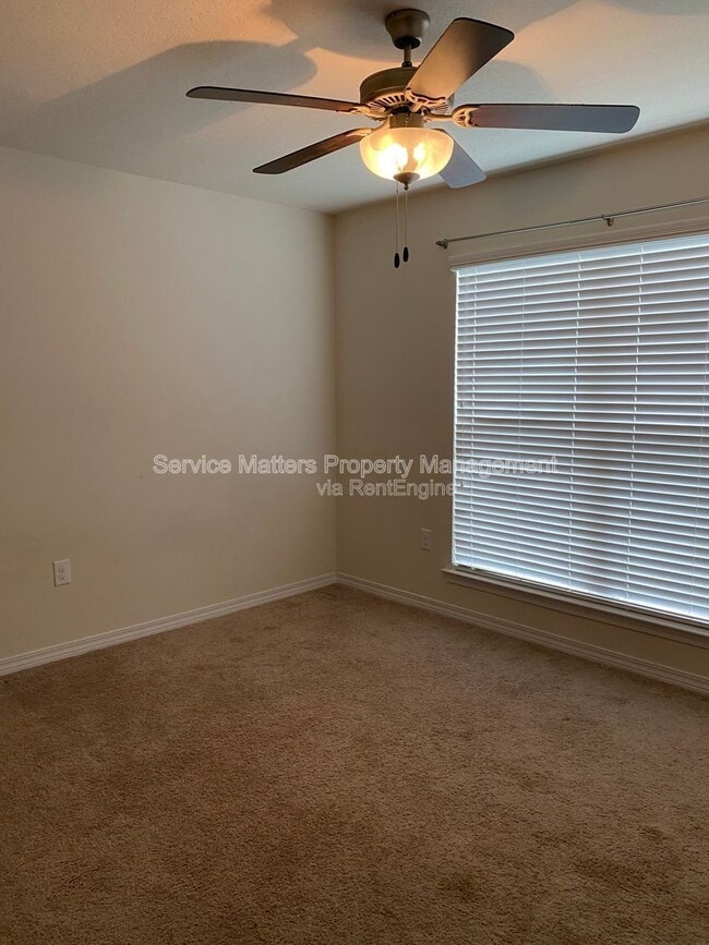 Building Photo - 5582 Peach Dr