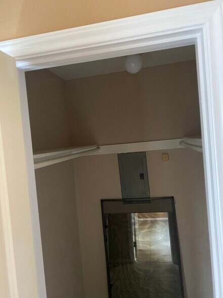 Building Photo - 1400 Palo Blanco Dr