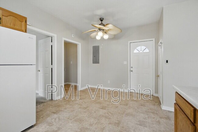 Building Photo - 1310 Hoover Ave