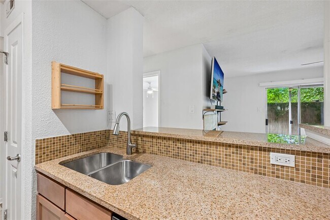 Building Photo - 3204 Menchaca Rd
