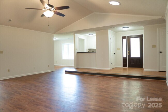 Building Photo - 500 Kirby Ln