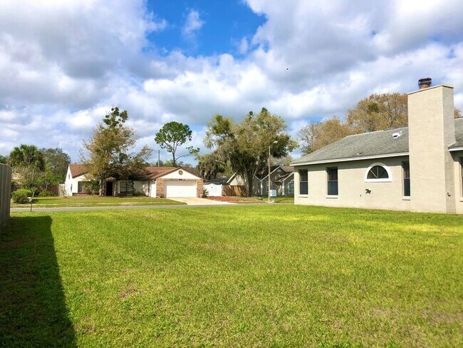 Building Photo - GREAT 3/2 HOME IN OVIEDO STILLWATER SUBDIVISION