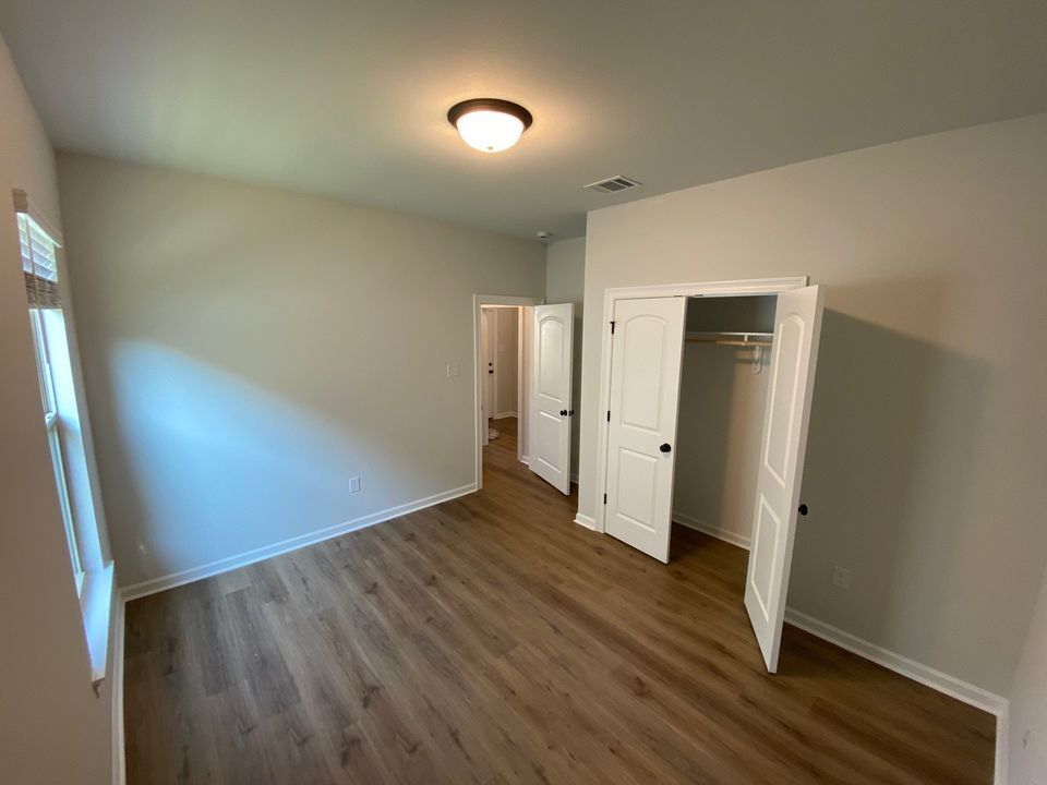 Building Photo - 216 Covington Cottage Ln