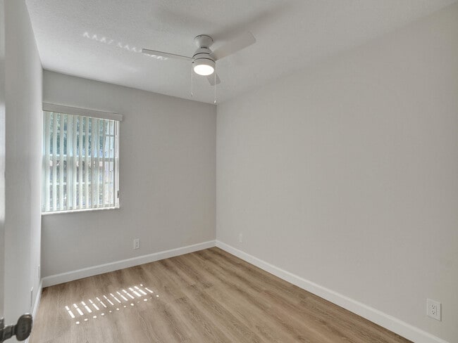 Building Photo - 8503 NW 35th Ct