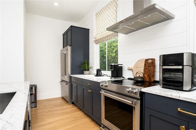 Building Photo - 683 Arcos Way SE