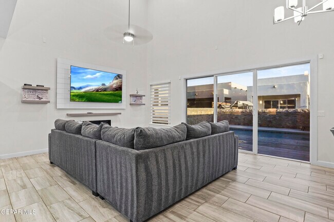 Building Photo - 12308 Desert Heights Ct