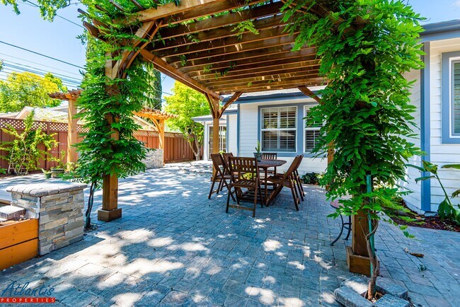 Building Photo - Stylish Home | Designer Materials | Award ...