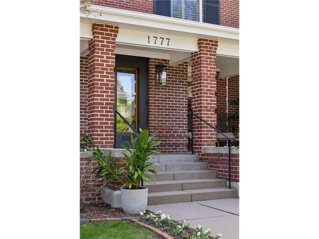 Building Photo - 1777 Knox Ave S
