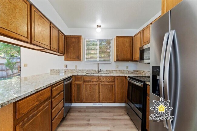 Building Photo - 2066 E 10095 S